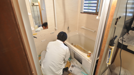 システムバス組み立て作業中